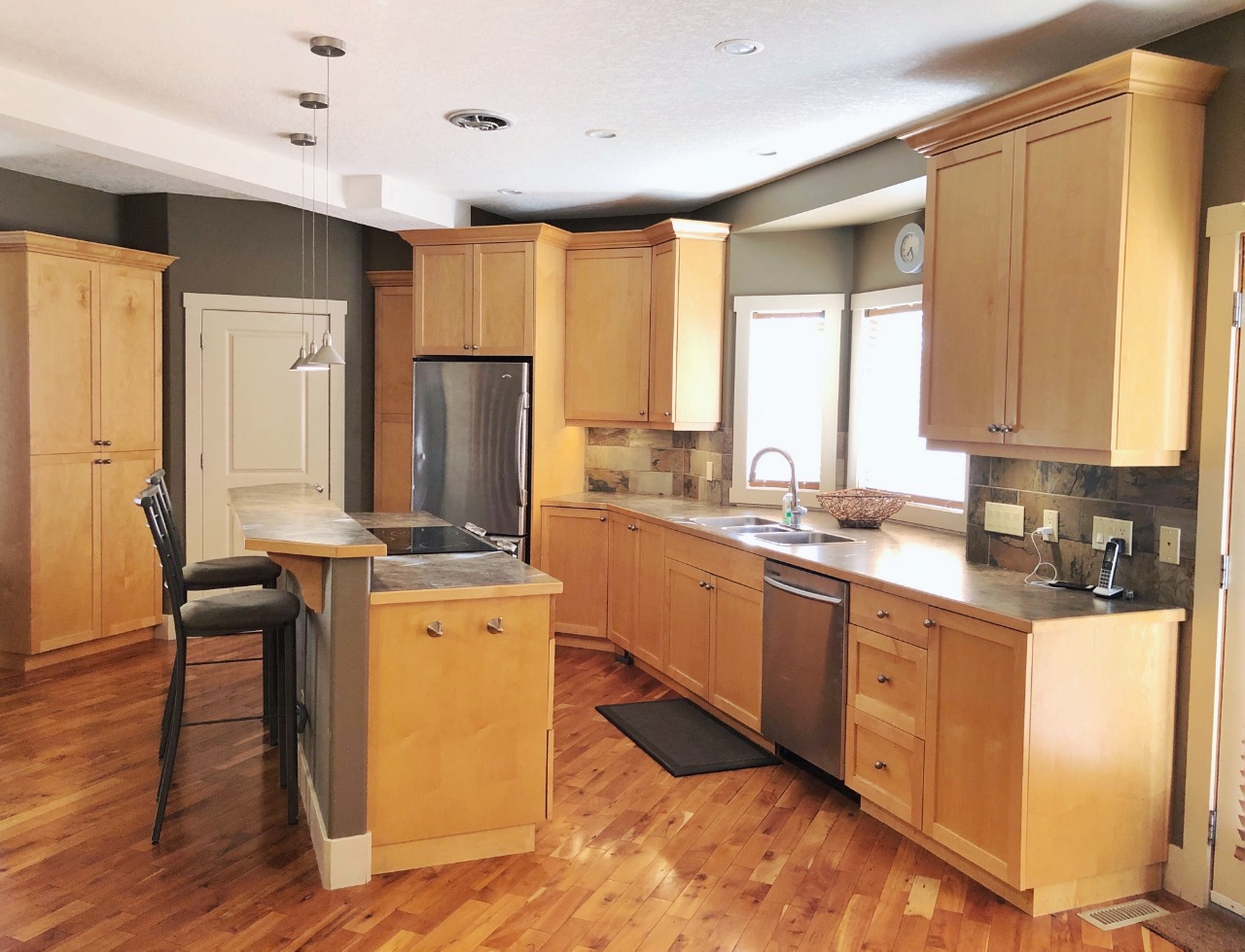 Listing Image 5