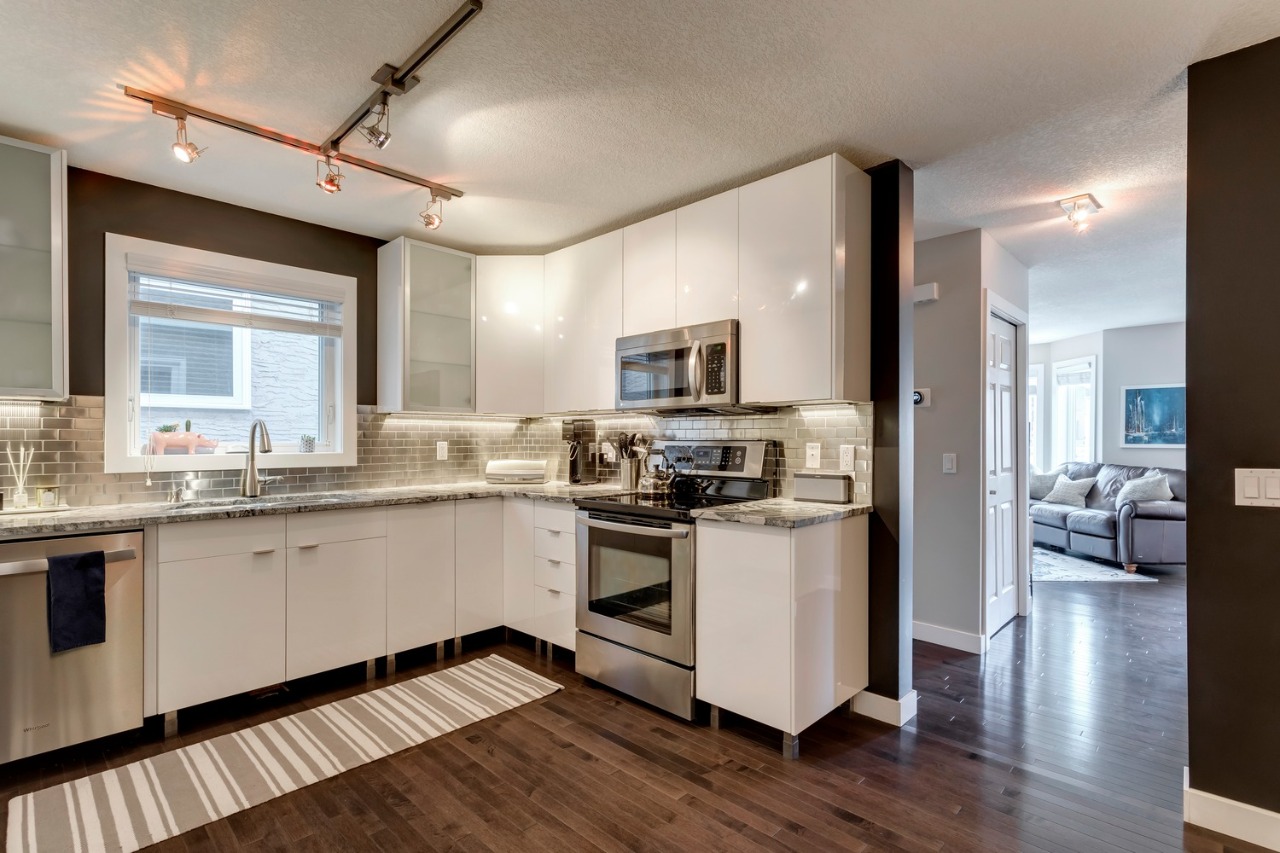 Listing Image 10