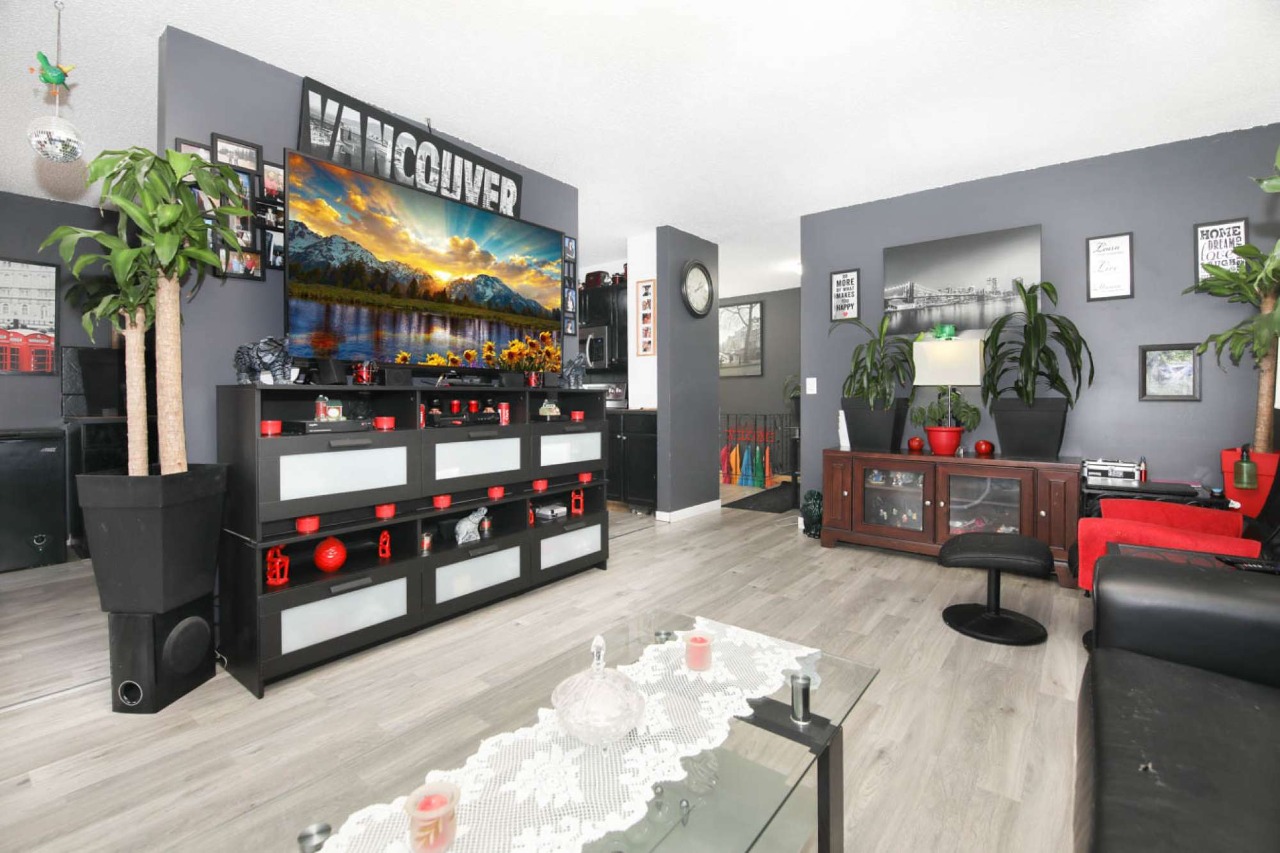 Listing Image 7