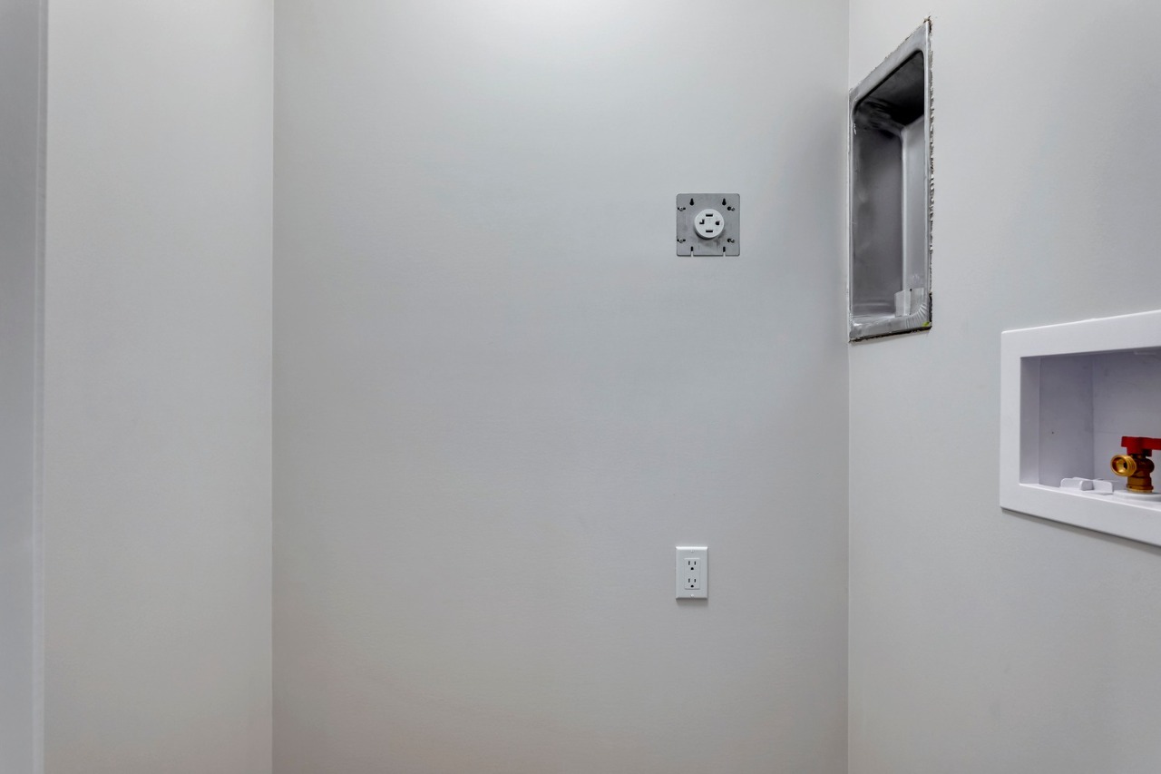 Listing Image 30