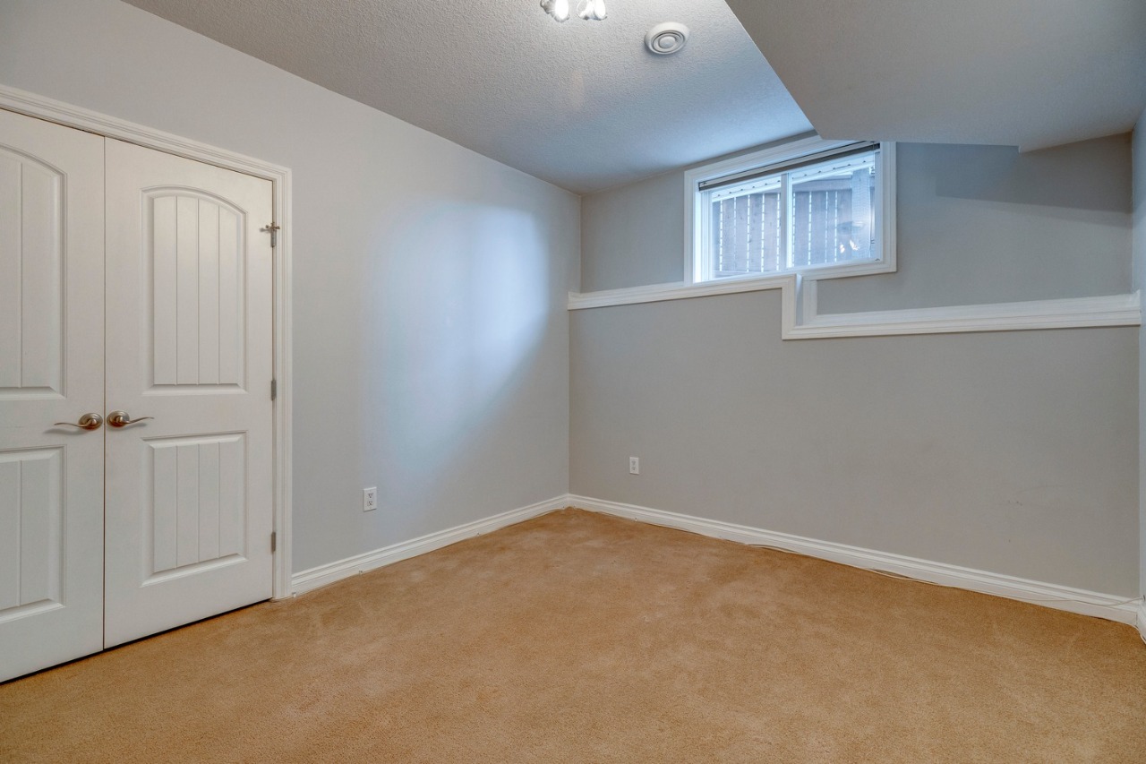Listing Image 64