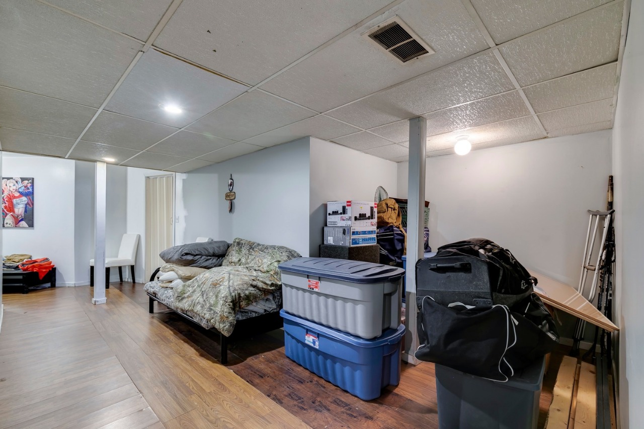 Listing Image 25