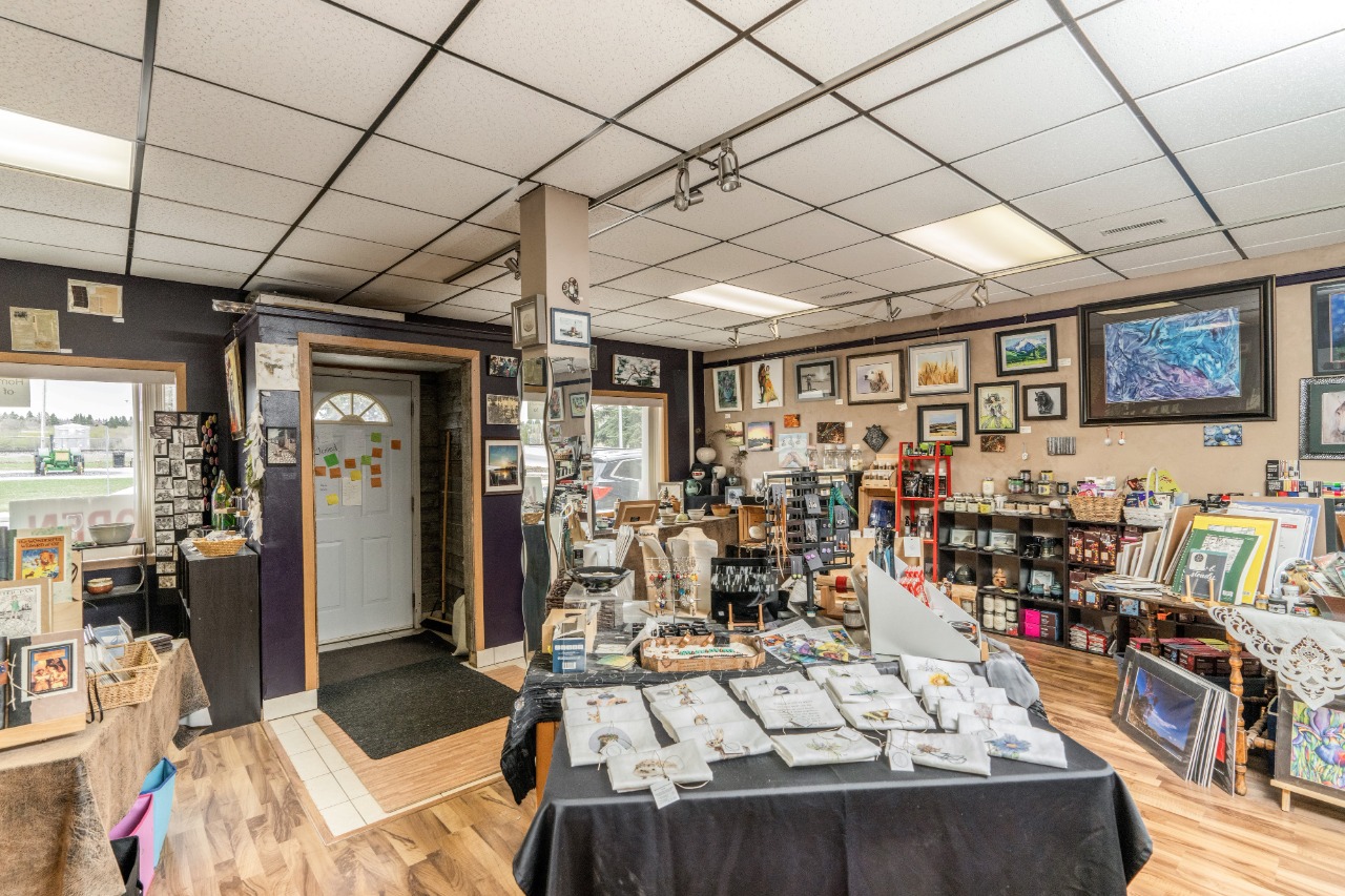 Listing Image 10