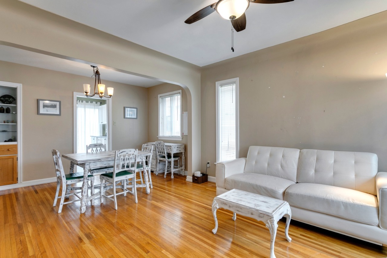 Listing Image 14