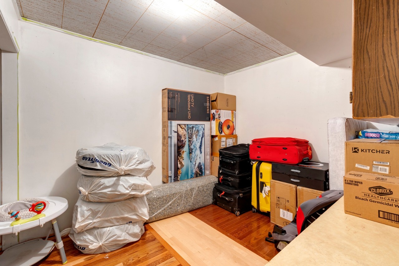 Listing Image 27