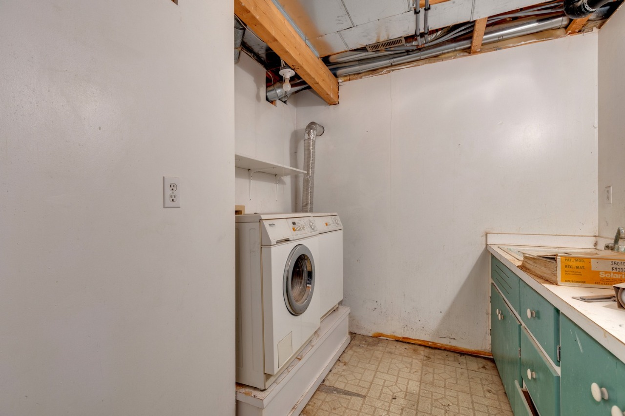 Listing Image 38