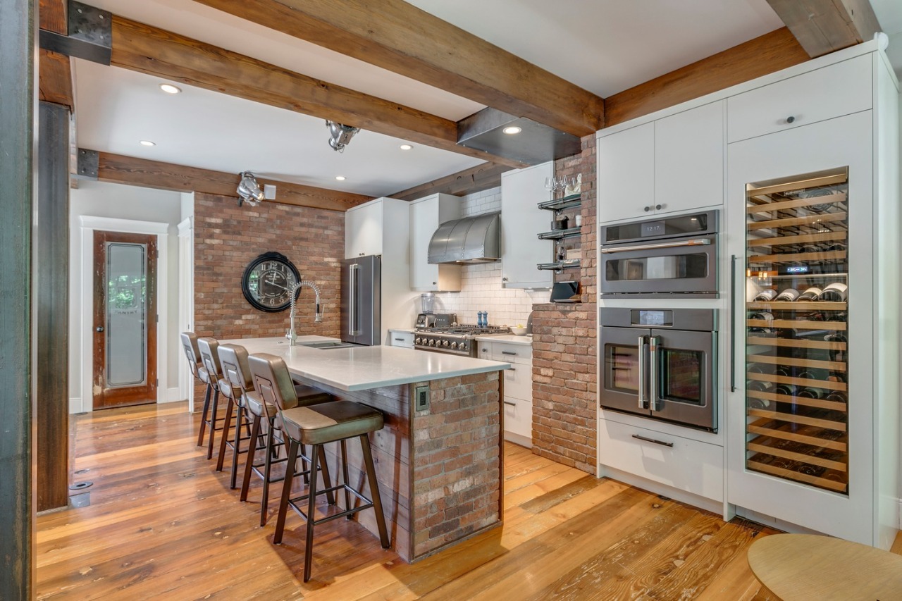 Listing Image 11