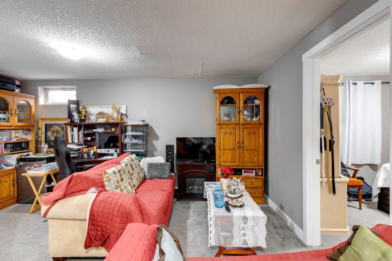 Listing Image 17