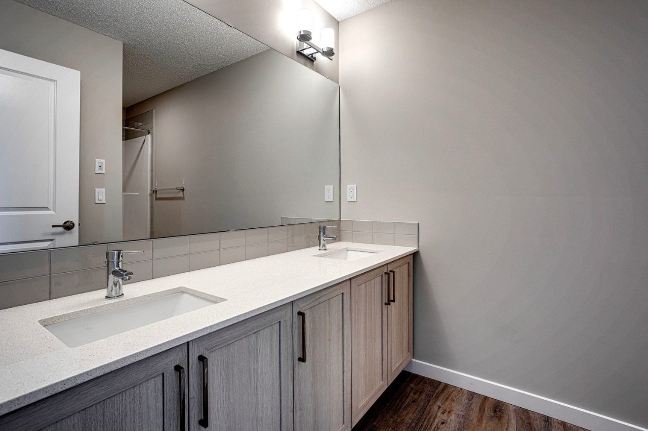 Listing Image 26