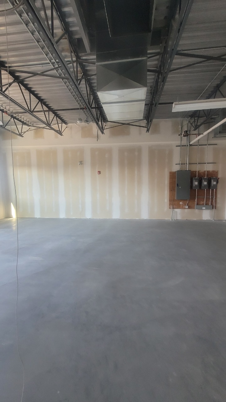 Listing Image 5