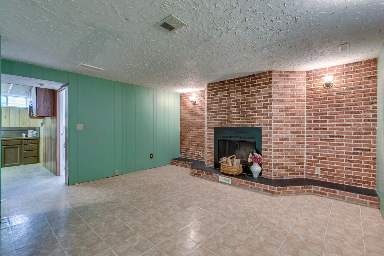 Listing Image 27