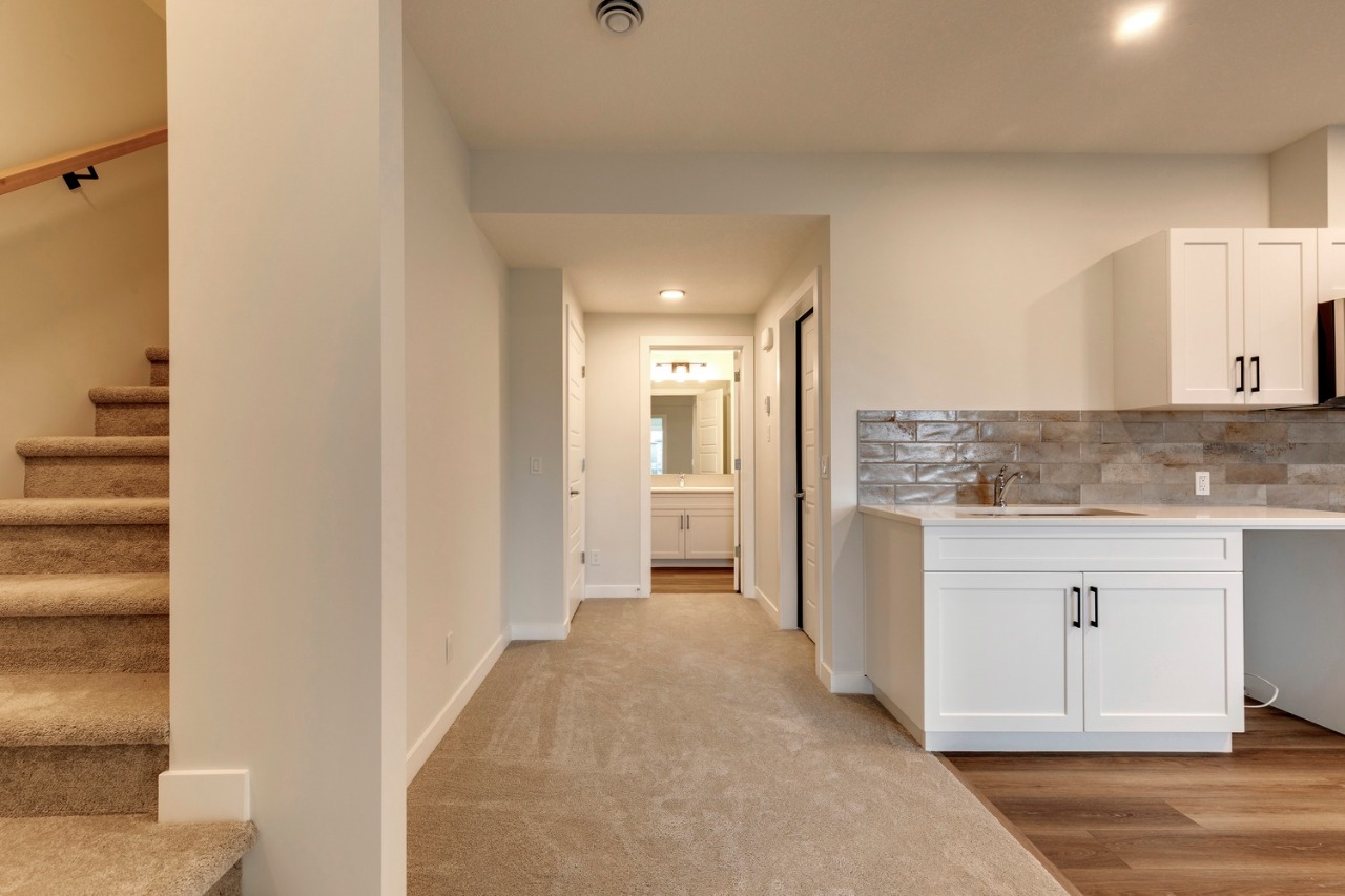 Listing Image 52