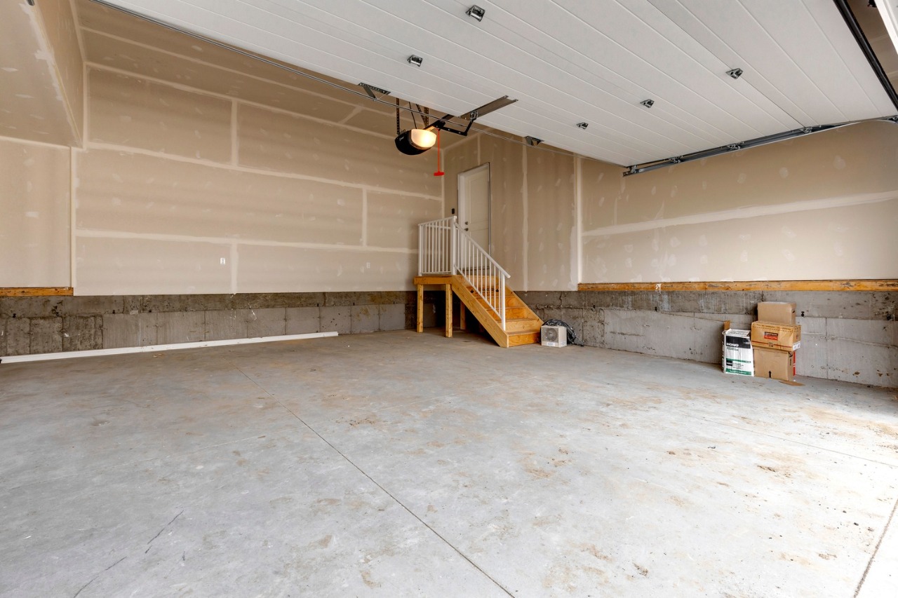 Listing Image 38