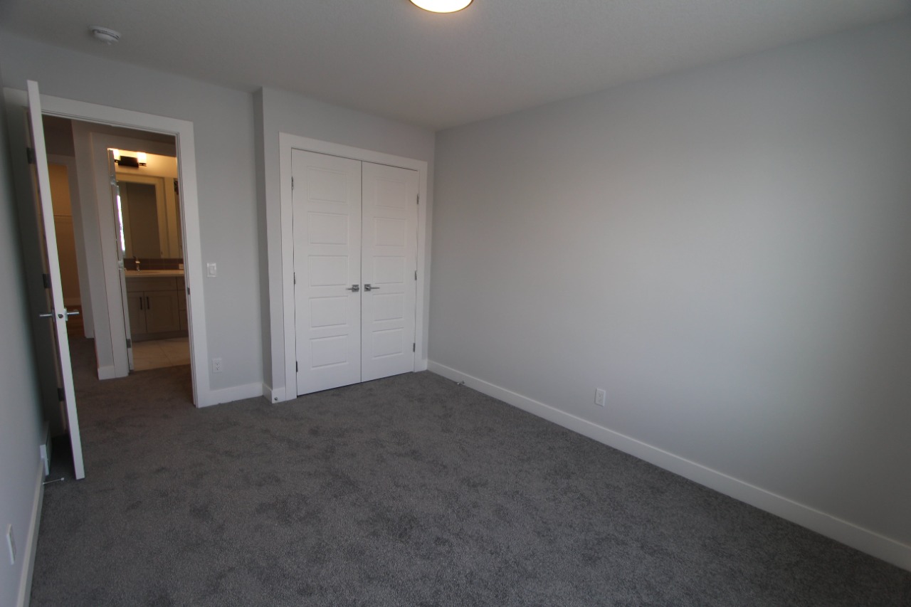 Listing Image 28