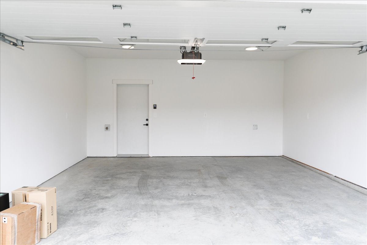 Listing Image 43