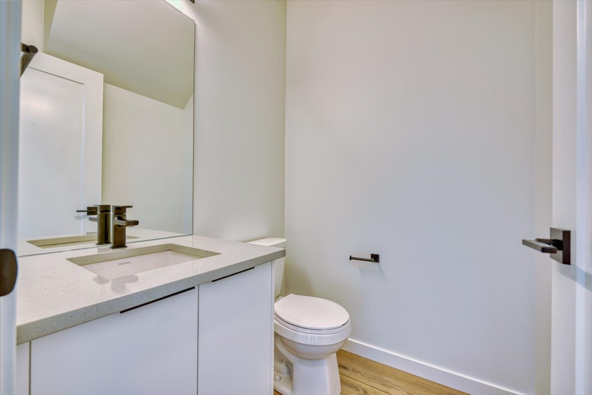 Listing Image 28