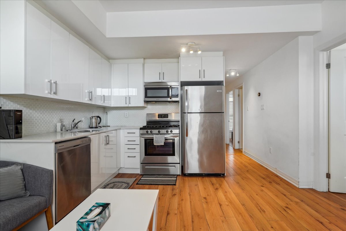 Listing Image 20