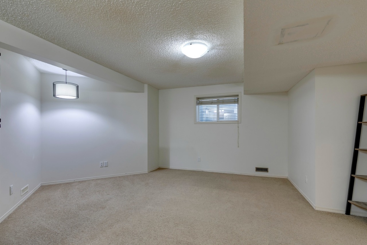 Listing Image 45