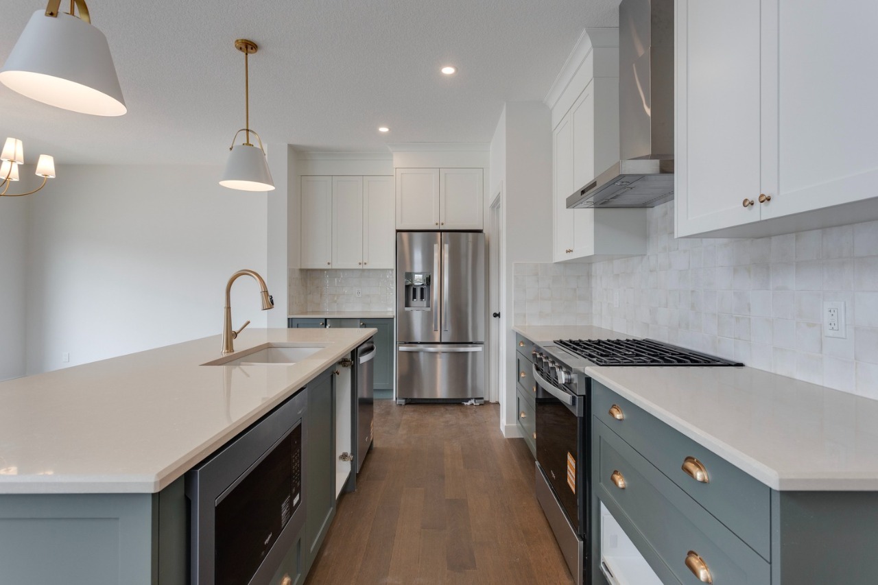 Listing Image 11