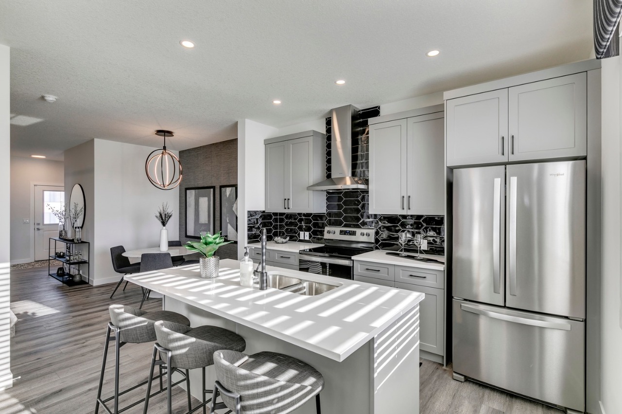 Listing Image 11
