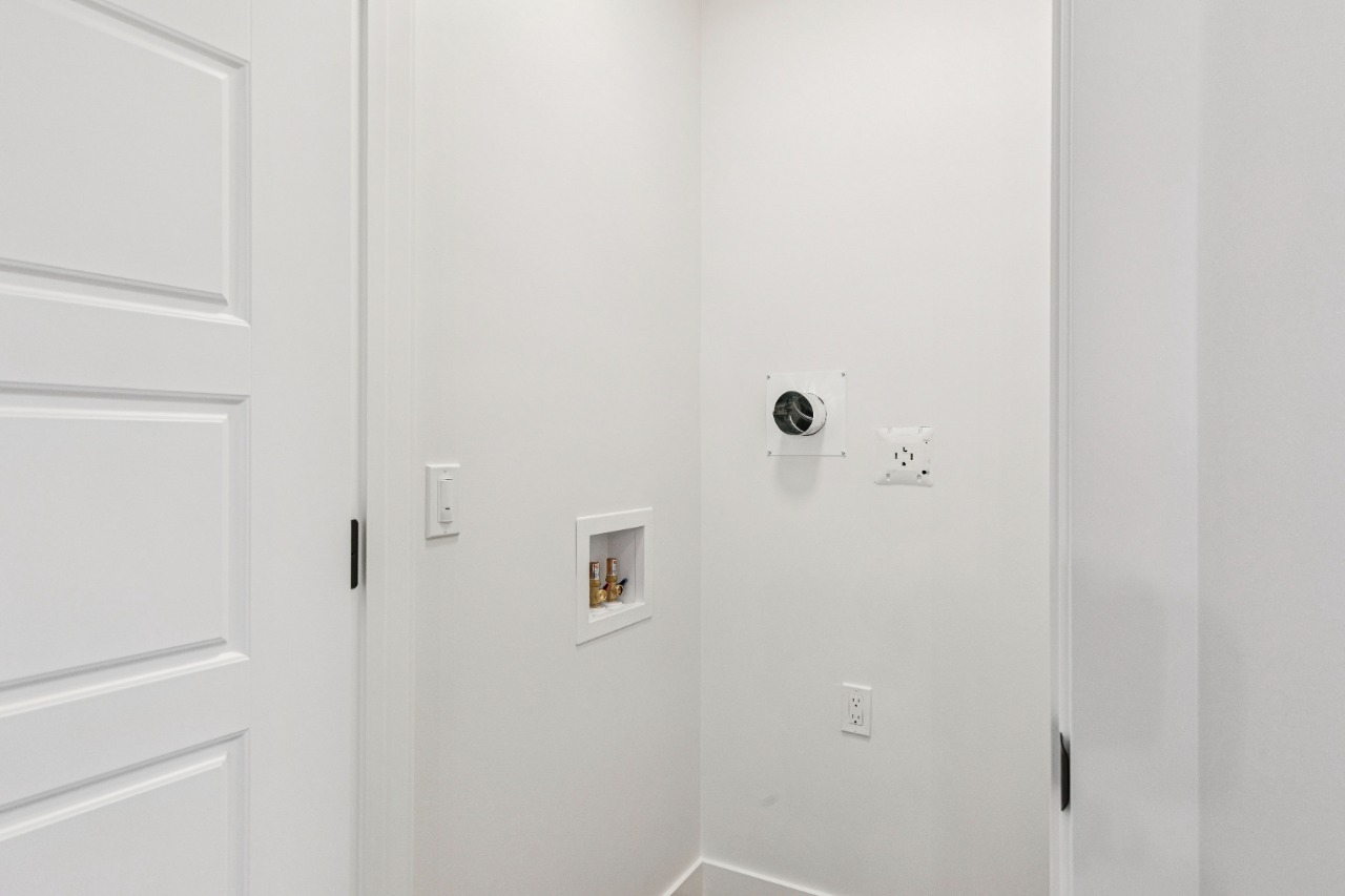 Listing Image 38