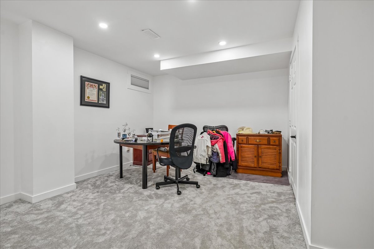 Listing Image 36