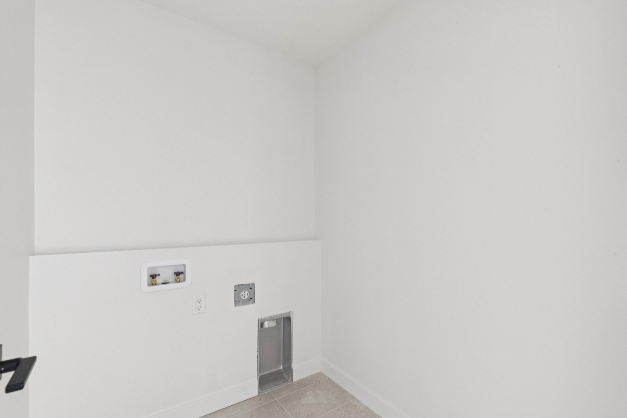 Listing Image 26