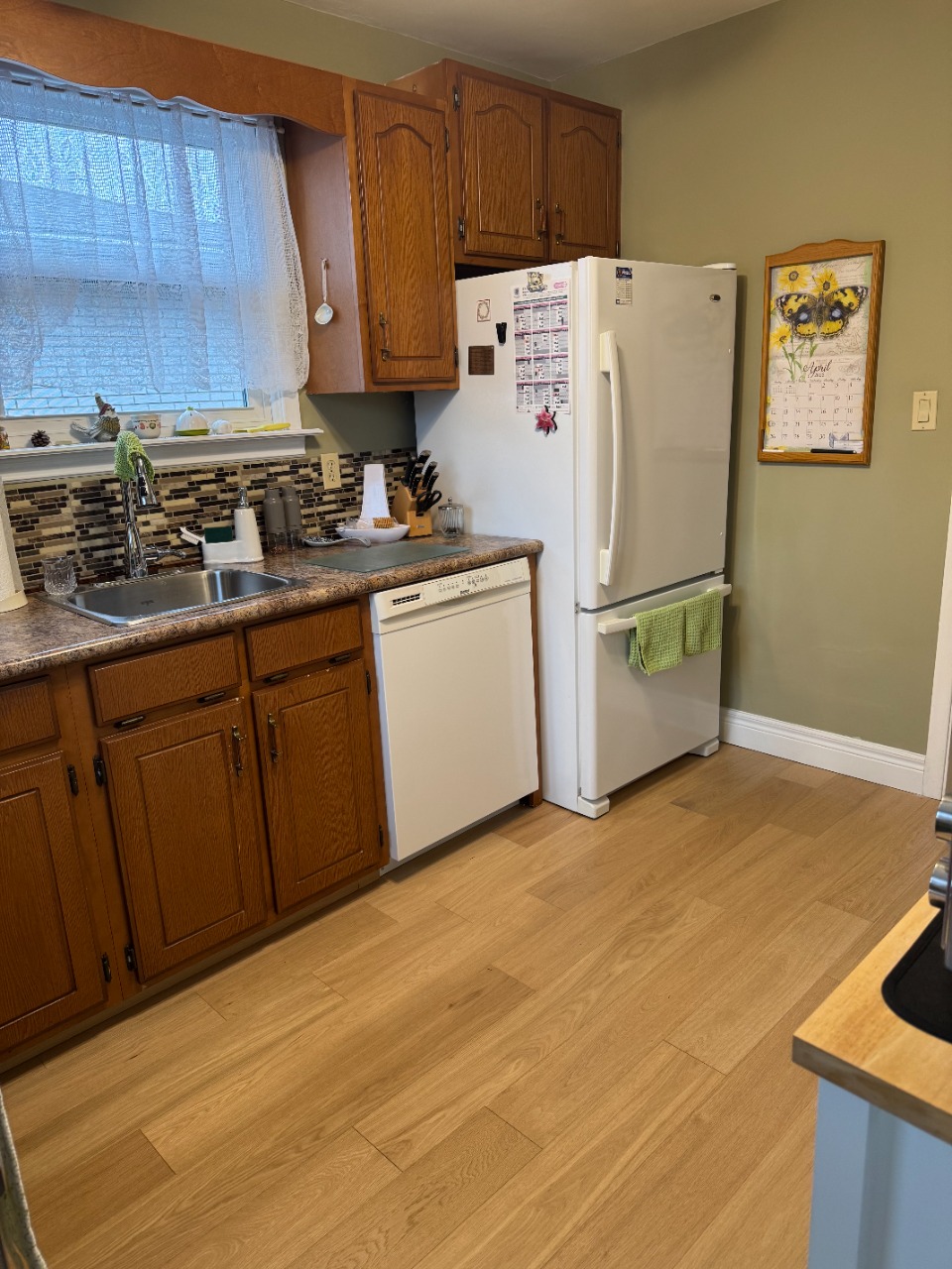 Listing Image 10