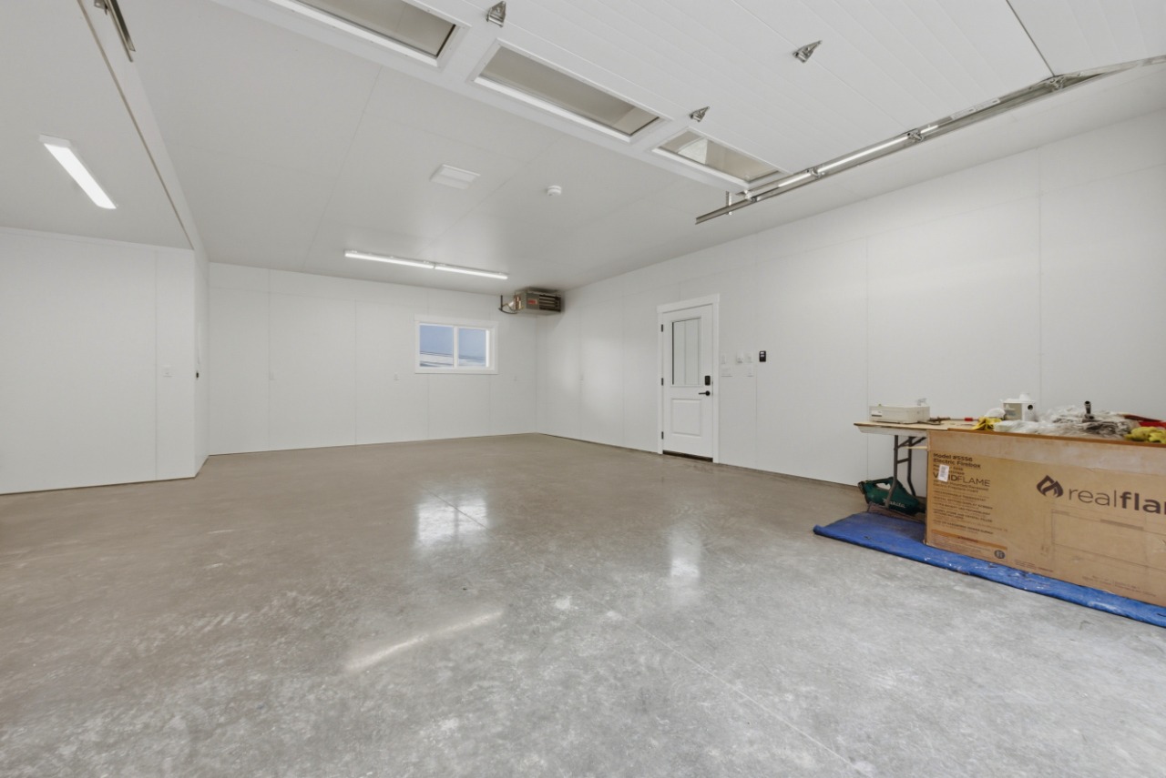 Listing Image 37