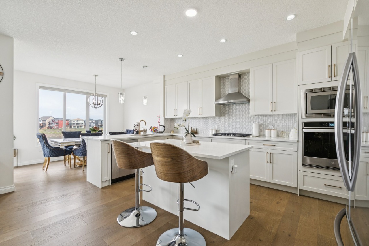 Listing Image 12