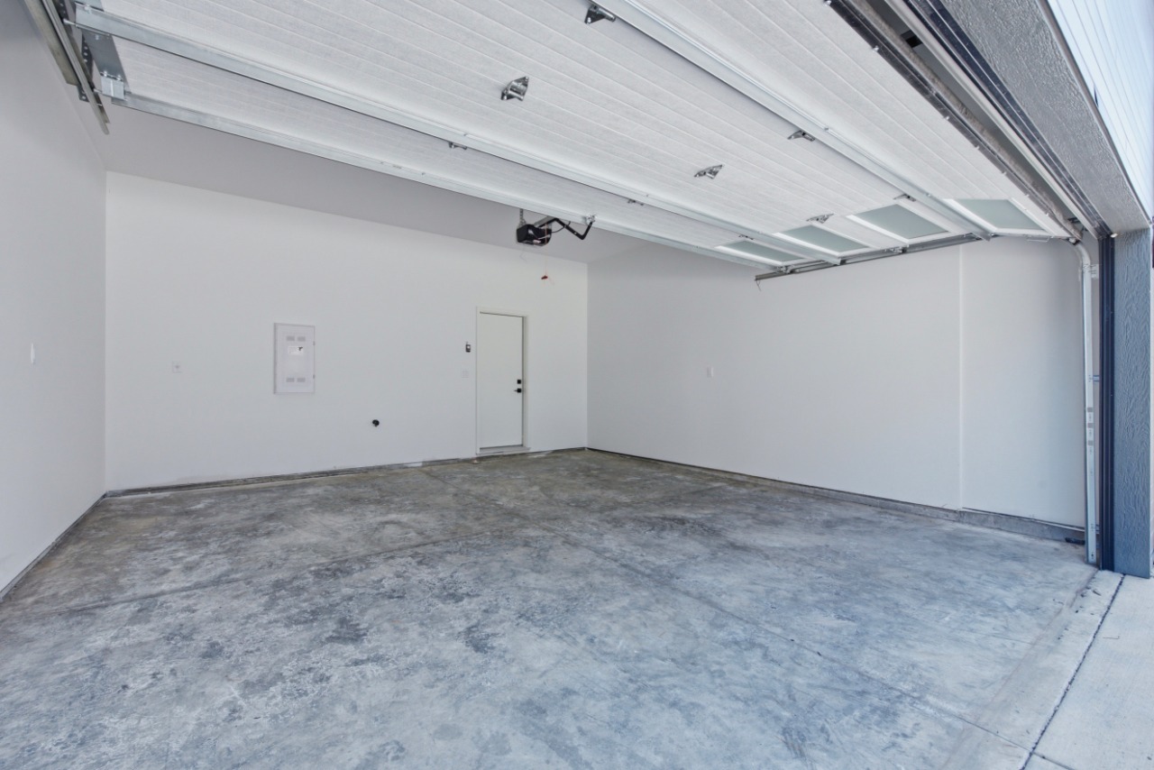 Listing Image 33