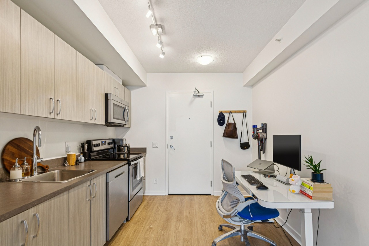 Listing Image 18