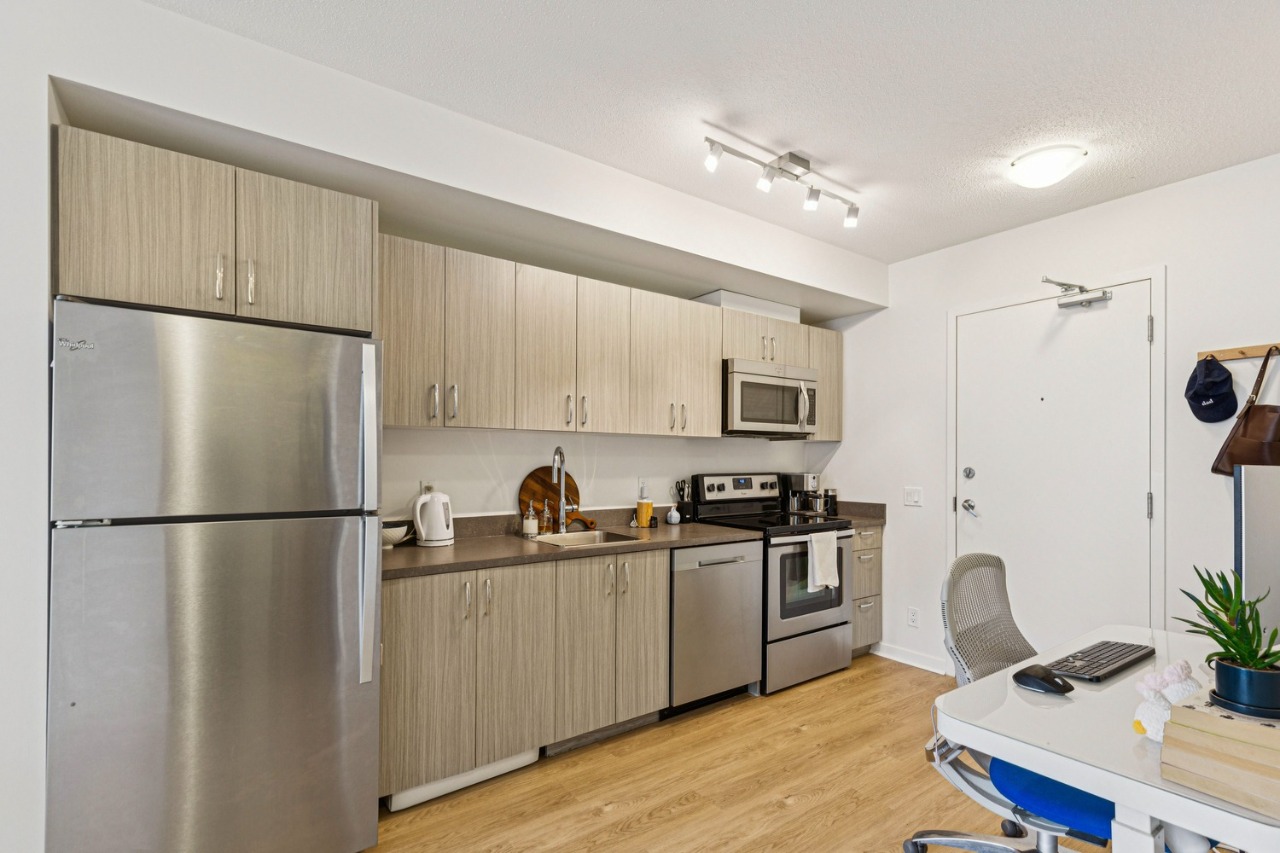 Listing Image 19