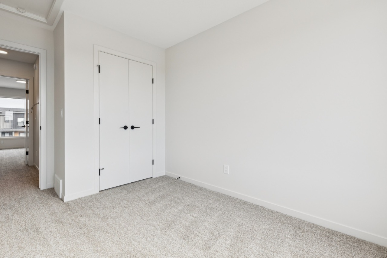 Listing Image 30