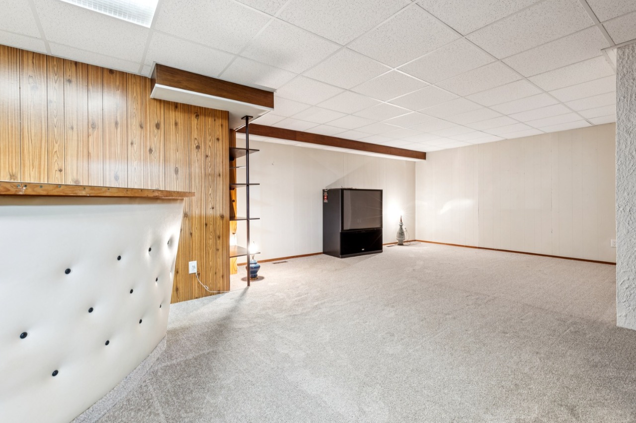 Listing Image 49