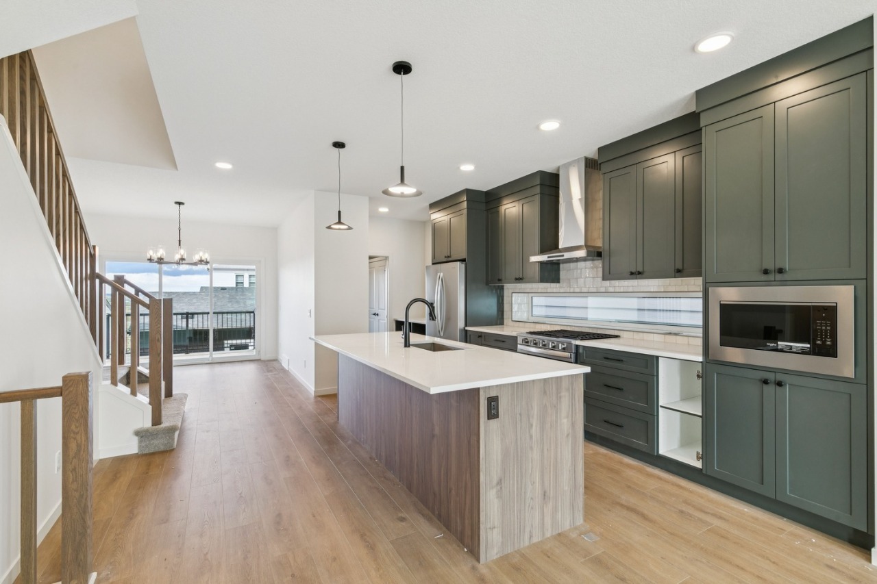 Listing Image 8