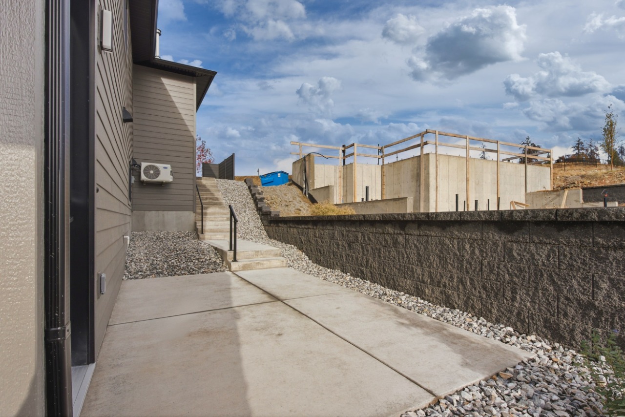 Listing Image 48